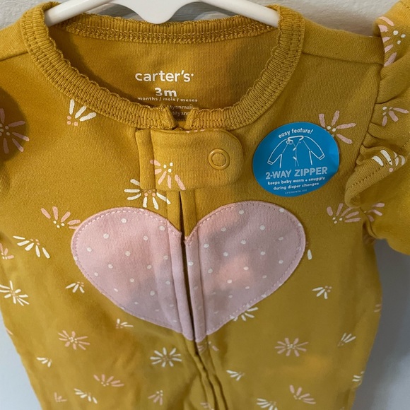 CARTERS gold and pink sleep and play - Picture 4 of 5